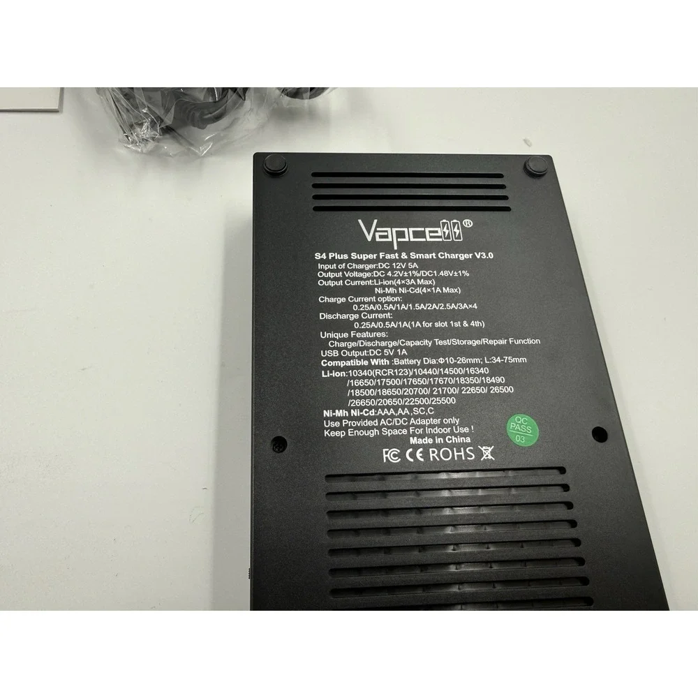 Battery Charger Universal 4 Bay Intelligent Quick Charger With LCD Display Indep